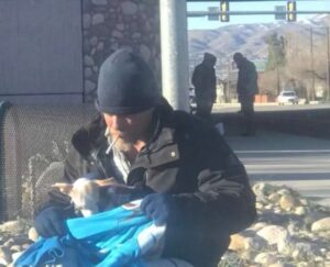 Read more about the article Homeless Man Does Kindest Thing For Chihuahua Who Was Dumped On Busy Road