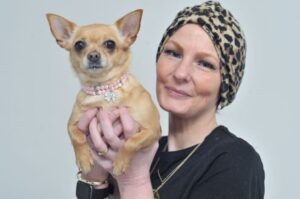 Read more about the article ‘My chihuahua saved my life’ -woman thanks dog for alerting her to ovarian cancer